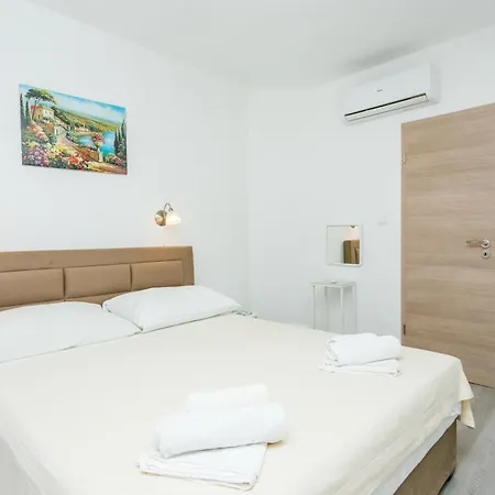 Seaside House With A Swimming Pool Businci, Ciovo - 11882 Holiday home Trogir
