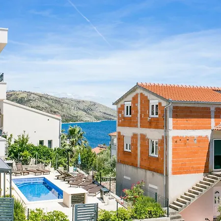 Holiday home Seaside House With A Swimming Pool Businci, Ciovo - 11882 Trogir